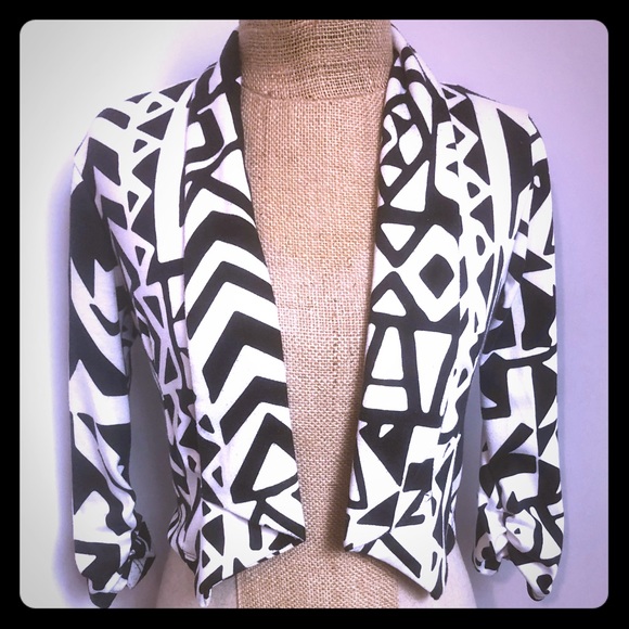 Body Central Jackets & Blazers - Body Central Crop Stretchy Blazer-Style Jacket